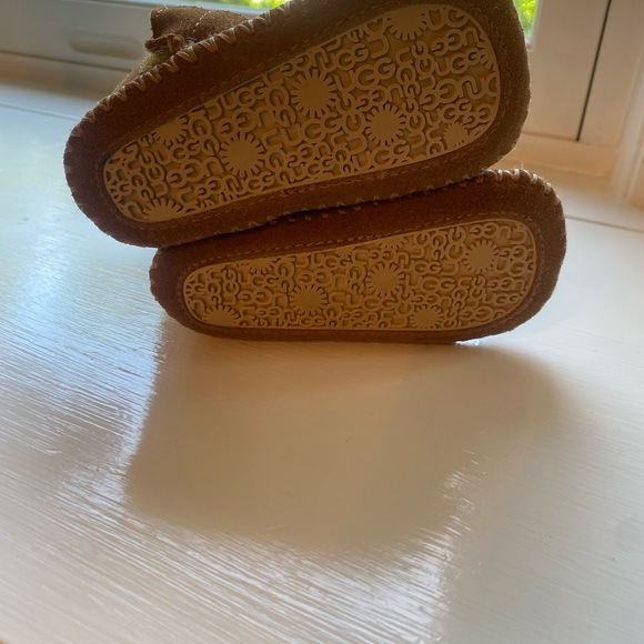 Baby Uggs - Picture 3 of 6